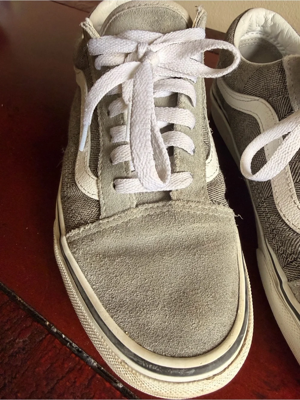 Vans Low-Top Sneakers in Gray and White